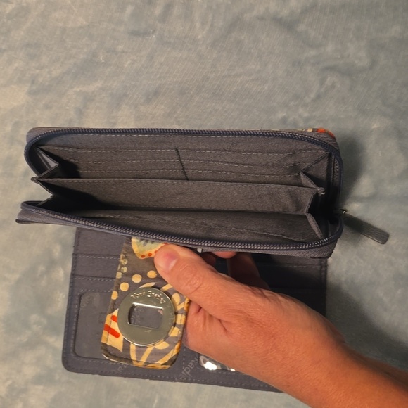 Vera Bradley Wallet with Turn Lock And Zipper Compartment (Bin 12) - Picture 5 of 11